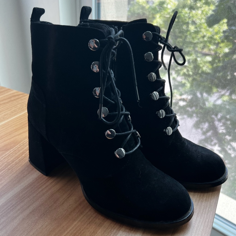 Portal boots